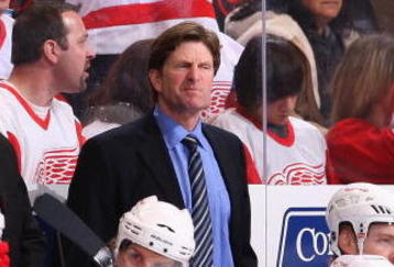 GLENDALE, AZ - JANUARY 02:  Head coach Mike Babcock of the Detroit Red Wings watches from the bench during the NHL game against the Phoenix Coyotes at Jobing.com Arena on January 2, 2010 in Glendale, Arizona.  The Red Wings defeated the Coyotes 4-1. (Photo by Christian Petersen/Getty Images)