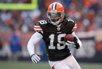 CLEVELAND - NOVEMBER 23:  Donte Stallworth #18 of the Cleveland Browns carries the ball during the NFL game against the Houston Texans at Cleveland Browns Stadium on November 23, 2008 in Cleveland, Ohio.  (Photo by Andy Lyons/Getty Images)