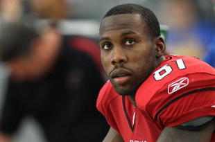 GLENDALE, AZ - JANUARY 03:  Wide receiver Anquan Boldin #81 of the Arizona Cardinals sits on the bench during the NFL game against the Green Bay Packers at the Universtity of Phoenix Stadium on January 3, 2010 in Glendale, Arizona. The Packers defeated the Cardinals 33-7.  (Photo by Christian Petersen/Getty Images)