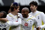 LONDON, ENGLAND - FEBRUARY 28:  Roman Pavlyuchenko (2nd from L) of Tottenham is congratulated by Wilson Palacios after scoring the first goal of the game during the Barclays Premier League match between Tottenham Hotspur and Everton at White Hart Lane on February 28, 2010 in London, England.  (Photo by David Cannon/Getty Images)