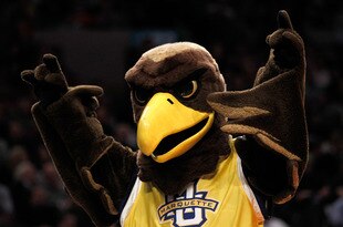 NEW YORK - MARCH 12:  The Marquette Golden Eagles mascot performs during the semifinal of the 2010 Big East Tournament at Madison Square Garden on March 12, 2010 in New York City.  (Photo by Michael Heiman/Getty Images)