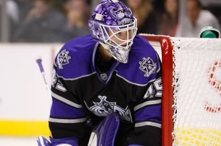 LOS ANGELES, CA - SEPTEMBER 15:  Jonathan Bernier #45 of the Los Angeles Kings plays against the Phoenix Coyotes at Staples Center on September 15, 2009 in Los Angeles, California.  (Photo by Jeff Gross/Getty Images)