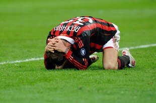 MILAN, ITALY - MARCH 14:  David Beckham of AC Milan during the Serie A match between AC Milan and AC Chievo Verona at Stadio Giuseppe Meazza on March 14, 2010 in Milan, Italy.  (Photo by Claudio Villa/Getty Images)