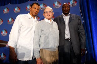 TAMPA, FL - JANUARY 31:  (L-R) Rod Woodson, Ralph Wilson and Bruce Smith pose for a picture during the The Pro Football Hall of Fame Class of 2009 press conference at the Tampa Convention Center on January 31, 2009 in Tampa, Florida.  (Photo by Streeter Lecka/Getty Images)