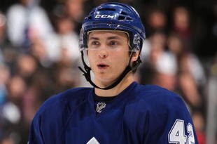 TORONTO, ON - MARCH 13:  Tyler Bozak #42 of the Toronto Maple Leafs gets set for a faceoff in a game against the Edmonton Oilers on March 13, 2010 at the Air Canada Centre in Toronto, Ontario. The Leafs defeated the Oilers 6-4. (Photo by Claus Andersen/Getty Images)