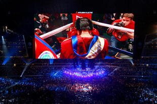ARLINGTON, TX - MARCH 13:  Manny Pacquiao of the Philippines prays in the ring before taking on Joshua Clottey of Ghana during the WBO welterweight title fight at Cowboys Stadium on March 13, 2010 in Arlington, Texas.  (Photo by Tom Pennington/Getty Images)