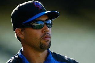 LOS ANGELES, CA - MAY 19:  Carlos Beltran #15 of the New York Mets looks on during batting practice prior to the game against the Los Angeles Dodgers at Dodger Stadium on May 19, 2009 in Los Angeles, California.  (Photo by Jeff Gross/Getty Images)