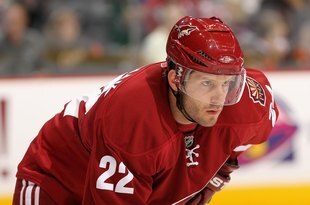 GLENDALE, AZ - MARCH 04:  Lee Stempniak #22 of the Phoenix Coyotes during the NHL game against the Colorado Avalanche at Jobing.com Arena on March 4, 2010 in Glendale, Arizona.  The Coyotes defeated the Avalanche 3-1.  (Photo by Christian Petersen/Getty Images)