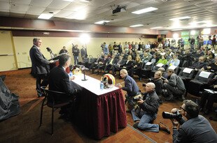 ASHBURN,VA - JANUARY 6:  Washington Redskins introduce Mike Shanahan as the new Executive Vice President and head coach to the media with Bruce Allen, Executive Vice President and general manager, on January 6, 2010 at Redskins Park in Ashburn, Virginia.  (Photo by Mitchell Layton/Getty Images)