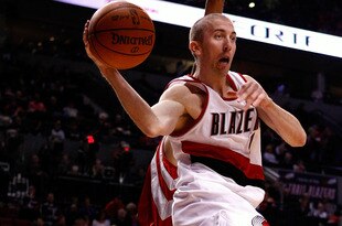 PORTLAND, OR - OCTOBER 27:  Steve Blake #2 of the Portland Trail Blazers drives against the Houston Rockets during the season opener on October 27, 2009 at the Rose Garden in Portland, Oregon. NOTE TO USER: User expressly acknowledges and agrees that, by downloading and or using this Photograph, user is consenting to the terms and conditions of the Getty Images License Agreement.  (Photo by Jonathan Ferrey/Getty Images)