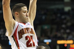 SPOKANE - MARCH 19:  Aubrey Coleman #12 of the Houston Cougars runs up against Greivis Vasquez #21 of the Maryland Terrapins during the first round of the 2010 NCAA men's basketball tournament at the Spokane Arena on March 19, 2010 in Spokane, Washington. (Photo by Otto Greule Jr/Getty Images)