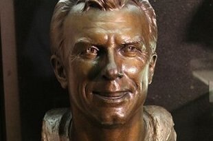 Joemontanabustnflmedium540360_crop_310x205