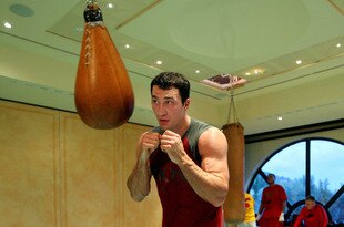 MALLORCA, SPAIN - NOVEMBER 18:  Wladimir Klitschko exercises with a box ball during a training session on November 18, 2008 in Camp de Mar on the Balearic Island of Mallorca, Spain. Wladimir Klitschko of the Ukraine will fight Hasim Rahman of the United States in a IBF/IBO and WBO World Heavyweight Championship fight at the SAP Arena on December 13, 2008 in Mannheim, Germany.  (Photo by Jasper Juinen/Getty Images)