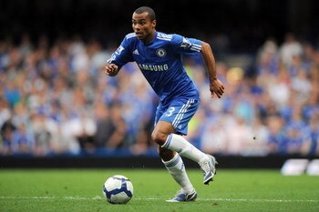 LONDON, ENGLAND - SEPTEMBER 20: Ashley Cole of Chelsea in action during the Barclays Premier League match between Chelsea and Tottenham Hotspur at Stamford Bridge on September 20, 2009 in London, England.  (Photo by Shaun Botterill/Getty Images)