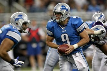 DETROIT - SEPTEMBER 20:  Quarterback Matthew Stafford #9 of the Detroit Lions hands off against the Minnesota Vikings at Ford Field on September 20, 2009 in Detroit, Michigan. The Vikings won 27-13.  (Photo by Stephen Dunn/Getty Images)