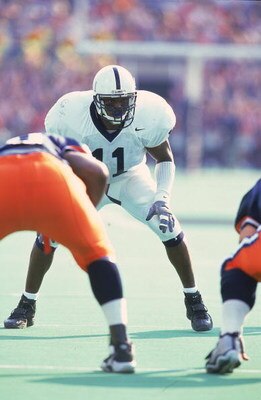 30 Oct 1999: LaVar Arrington #11 of the Penn State Nittany Lions gets ready at the line of scrimmage during the game against the Illinois Fighting Illini at the Memorial Stadium in Champaign, Illinois. The Nittany Lions defeated the Fighting Illini 27-7. 