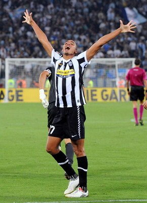 ROME - SEPTEMBER 12:  David Trezeguet of Juventus celebrates with his team mates after scoring their second goal during the Serie A match  between Lazio and Juventus at Stadio Olimpico on September 12, 2009 in Rome, Italy.  (Photo by Giuseppe Bellini/Gett