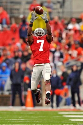 COLUMBUS, OH - SEPTEMBER 26:  Jermale Hines #7 of the Ohio State Buckeyes intercepts a pass by quarterback Eddie McGee #10 of the Illinois Fighting Illini in the fourth quarter at Ohio Stadium on September 26, 2009 in Columbus, Ohio. Ohio State defeated I
