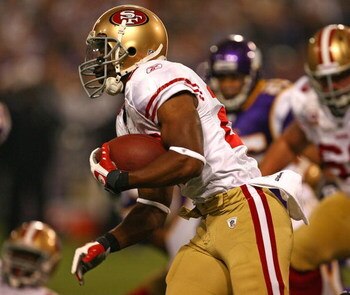 MINNEAPOLIS - SEPTEMBER 27: Glen Coffee #29 of the San Francisco 49ers runs against the Minnesota Vikings at the Hubert H. Humphrey Metrodome on September 27, 2009 in Minneapolis, Minnesota. The Vikings defeated the 49ers 27-24. (Photo by Jonathan Daniel/