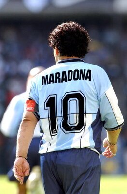 10 Nov 2001:  Diego Maradona of Argentina in action during a tribute match held in his honour between Argentina and a World XI played in the Camilio Cichero Stadium (''La Bombonera''), Buenos Aires, Argentina. DIGITAL IMAGE.Photo:  Gabriel Piko. Mandatory