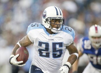 ORCHARD PARK - AUGUST 24:  LenDale White #25 of the Tennessee Titans runs against the Buffalo Bills at a preseason game at Ralph Wilson Stadium August 24, 2007 in Orchard Park, New York.  (Photo by Rick Stewart/Getty Images)