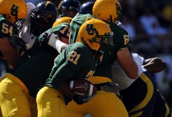 EUGENE, OR - SEPTEMBER 26: LaMichael James #21 of the Oregon Ducks heads up the field with the ball in the third quarter of the game against the California Bears at Autzen Stadium on September 26, 2009 in Eugene, Oregon.. James had 188 yards and scored a 