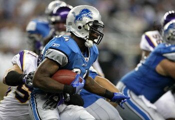DETROIT - SEPTEMBER 20:  Running back Kevin Smith #34 of the Detroit Lions carries the bll against the Minnesota Vikings at Ford Field on September 20, 2009 in Detroit, Michigan. The Vikings won 27-13.  (Photo by Stephen Dunn/Getty Images)