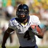 EUGENE, OR - SEPTEMBER 26: Running back Jahvid Best #4 of the California Bears looks for some running room as he turns the corner  in the second quarter of the game against the Oregon Ducks at Autzen Stadium on September 26, 2009 in Eugene, Oregon. Oregon