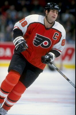 9 Nov 1998:  Center Eric Lindros #88 of the Philadelphia Flyers in action during the game against the Montreal Canadiens at the Molson Centre in Montreal, Canada. The Canadiens defeated the Flyers 5-1. Mandatory Credit: Robert Laberge  /Allsport