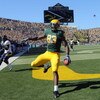 EUGENE, OR - SEPTEMBER 26: Ed Dickson #83 of the Oregon Ducks celebrates his touchdown in the first quarter of the game against the California Bears at Autzen Stadium on September 26, 2009 in Eugene, Oregon. (Photo by Steve Dykes/Getty Images)