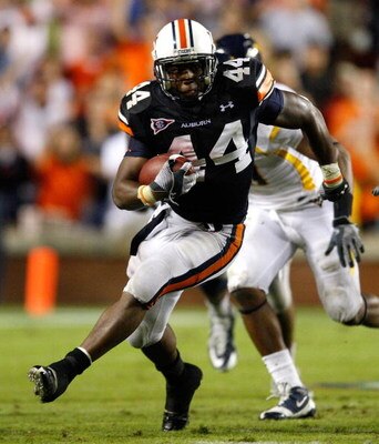 AUBURN, AL - SEPTEMBER 19:  Ben Tate #44 of the Auburn Tigers against the West Virginia Mountaineers at Jordan-Hare Stadium on September 19, 2009 in Auburn, Alabama.  (Photo by Kevin C. Cox/Getty Images)