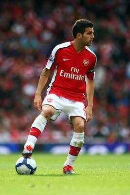 LONDON, ENGLAND - OCTOBER 04:  Cesc Fabregas of Arsenal controls the ball during the Barclays Premier League match between Arsenal and Blackburn Rovers at Emirates Stadium on October 4, 2009 in London, England.  (Photo by Phil Cole/Getty Images)