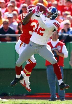 KANSAS CITY, MO - OCTOBER 04:  Brandon Carr #39 of the Kansas City Chiefs breaks up a pass intended for Steve Smith #12 of the New York Giants during the game on October 4, 2009 at Arrowhead Stadium in Kansas City, Missouri.  (Photo by Jamie Squire/Getty 