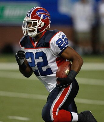 DETROIT - AUGUST 30:  Fred Jackson #22 of the Buffalo Bills carries the ball against the Detroit Lions on August 30, 2007 at Ford Field in Detroit, Michigan. The Bills won 16-13. (Photo by Gregory Shamus/Getty Images)  