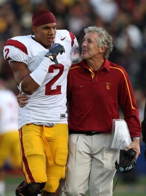 BERKELEY, CA - OCTOBER 03:  Head coach Pete Carroll of the USC Trojans talks with Taylor Mays #2 against the California Golden Bears at Memorial Stadium on October 3, 2009 in Berkeley, California.  (Photo by Jed Jacobsohn/Getty Images)