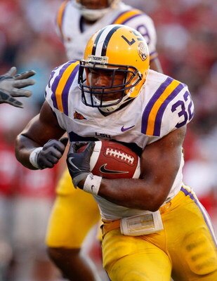 ATHENS, GA - OCTOBER 03:  Charles Scott #32 of the Louisiana State University Tigers against the Georgia Bulldogs at Sanford Stadium on October 3, 2009 in Athens, Georgia.  (Photo by Kevin C. Cox/Getty Images)