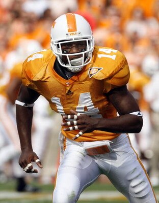 KNOXVILLE, TN - SEPTEMBER 12: Eric Berry #14 of the Tennessee Volunteers runs against the UCLA Bruins on September 12, 2009 at Neyland Stadium in Knoxville, Tennessee. The Bruins beat the Volunteers 19-15. (Photo by Joe Murphy/Getty Images)