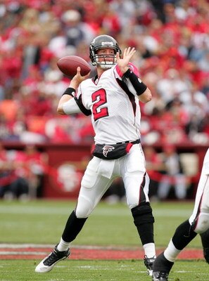 SAN FRANCISCO - OCTOBER 11:  Matt Ryan #2 of the Atlanta Falcons passes the ball during their game against the San Francisco 49ers at Candlestick Park on October 11, 2009 in San Francisco, California.  (Photo by Ezra Shaw/Getty Images)