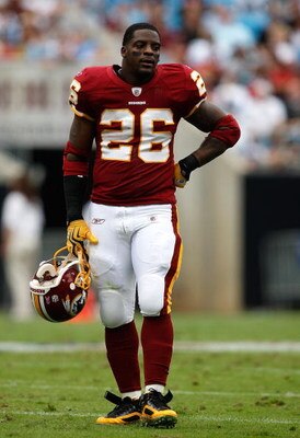 CHARLOTTE, NC - OCTOBER 11:  Clinton Portis #26 of Washington Redskins waits through a timeout on the field against the Carolina Panthers at Bank of America Stadium on October 11, 2009 in Charlotte, North Carolina.  (Photo by Streeter Lecka/Getty Images)