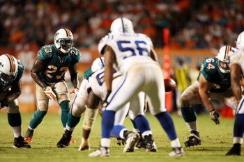 MIAMI - SEPTEMBER 21:  Running back Ronnie Brown #23 of the Miami Dolphins takes a direct snap in the 'wildcat offense' against the Indianapolis Colts at Land Shark Stadium on September 21, 2009 in Miami, Florida. The Colts defeated the Dolphins 27-23.  (