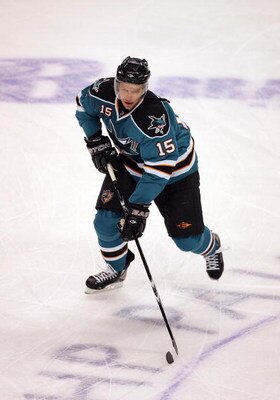 SAN JOSE, CA - OCTOBER 10:  Dany Heatley #15 of the San Jose Sharks skates on the ice during warm ups before their game against the Minnesota Wild at HP Pavilion on October 10, 2009 in San Jose, California.  (Photo by Ezra Shaw/Getty Images)