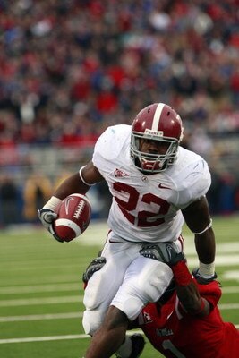 OXFORD, MS - OCTOBER 10: Mark Ingram #22 of the Alabama Crimson Tide runs for yardage in their college football game against the Mississippi Rebels at Vaught-Hemingway Stadium on October 10, 2009 in Oxford, Mississippi. (Photo by Dave Martin/Getty Images)