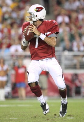 GLENDALE, AZ - AUGUST 28:  Quarterback Matt Leinart #7 of the Arizona Cardinals drops back to pass during the third quarter against the Green Bay Packers at the University of Phoenix Stadium on August 28, 2009 in Glendale, Arizona.  (Photo by Christian Pe