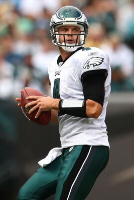 PHILADELPHIA - SEPTEMBER 27:  Kevin Kolb #4 of the Philadelphia Eagles looks to pass against the Kansas City Chiefs on September 27, 2009 at Lincoln Financial Field in Philadelphia, Pennsylvania.  (Photo by Chris McGrath/Getty Images)