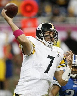 DETROIT , MI - OCTOBER 11:  Ben Roethlisberger #7 of the Pittsburgh Steelers throws a first quarter pass while playing the Detroit Lions on October 11, 2009 at Ford Field in Detroit, Michigan.  (Photo by Gregory Shamus/Getty Images)