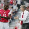 LONDON - SEPTEMBER 11:  Arsene Wenger of Arsenal talks with Patrick Vieira during the Barclays Premiership match between Fulham and Arsenal at Craven Cottage on September 11, 2004 in London.  (Photo by Phil Cole/Getty Images)