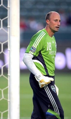 CARSON, CA - AUGUST 15:  Goalkeeper Kasey Keller #18 of Seattle Sounders FC warms up prior to their MLS match against the Los Angeles Galaxy at The Home Depot Center on August 15, 2009 in Carson, California. Sounders FC defeated the Galaxy 2-0. (Photo by 