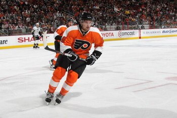 PHILADELPHIA - OCTOBER 08:  Claude Giroux #28 of the Philadelphia Flyers skates during the game against the Pittsburgh Penguins at the Wachovia Center on October 8, 2009 in Philadelphia, Pennsylvania.  (Photo by Bruce Bennett/Getty Images)
