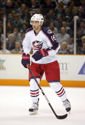 SAN JOSE, CA - OCTOBER 08:  Derick Brassard #16 of the Columbus Blue Jackets in action during their game against the San Jose Sharks at HP Pavilion on October 8, 2009 in San Jose, California.  (Photo by Ezra Shaw/Getty Images)