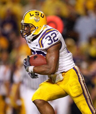 BATON ROUGE, LA - OCTOBER 10:  Charles Scott #32 of the Louisiana State University Tigers against the Florida Gators at Tiger Stadium on October 10, 2009 in Baton Rouge, Louisiana.  (Photo by Kevin C. Cox/Getty Images)